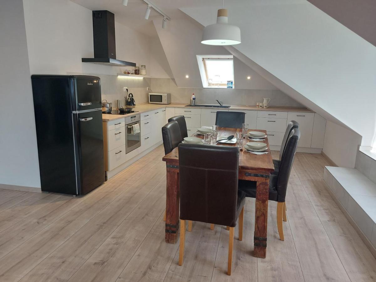Utulny V 4 * Bratislava