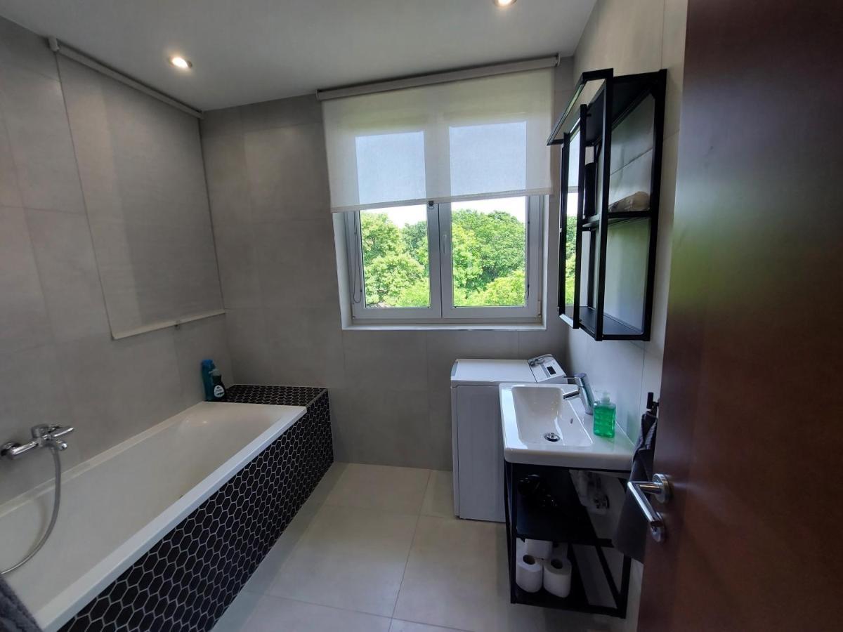 Appartement Utulny V 4